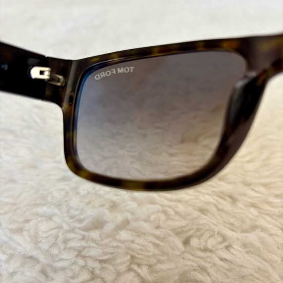 Tom Ford TF 445 52B Brown/Black Tortoise Gradient Unisex Sunglasses main image 12